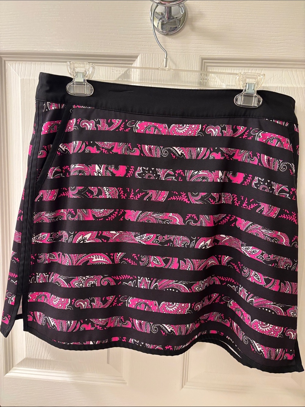 Lady Hagen Black and Hot Pink Paisley Stripe Mini Skort  EUC  size 10